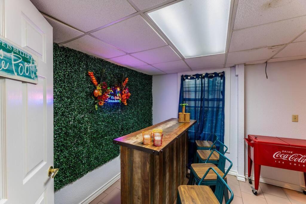 5/3 With A Heated Pool 2 Min From Beach, Updated Галвестън Екстериор снимка