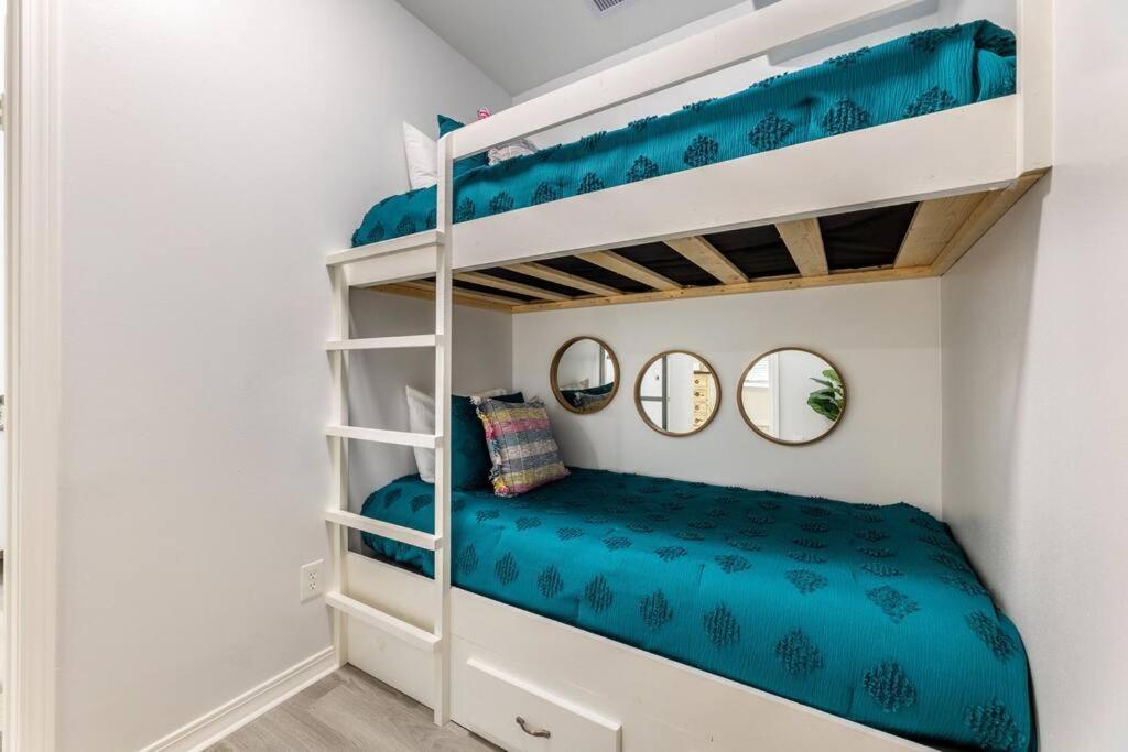 5/3 With A Heated Pool 2 Min From Beach, Updated Галвестън Екстериор снимка