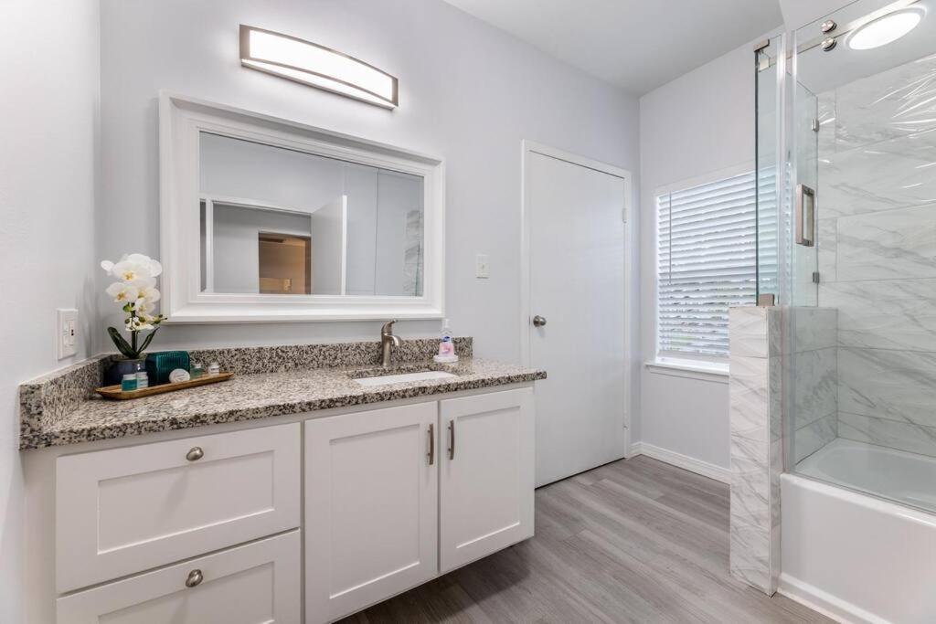 5/3 With A Heated Pool 2 Min From Beach, Updated Галвестън Екстериор снимка